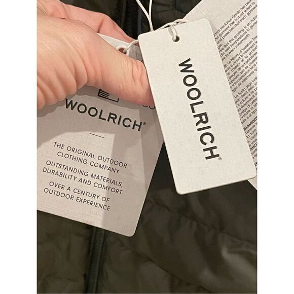 Woolrich Men’s Bering Quilted Jacket - Picture 9 of 11